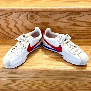 Nike Classic Cortez Sneakers White & Red Size: Men 7.5 Women 9 Unisex Run Shoes